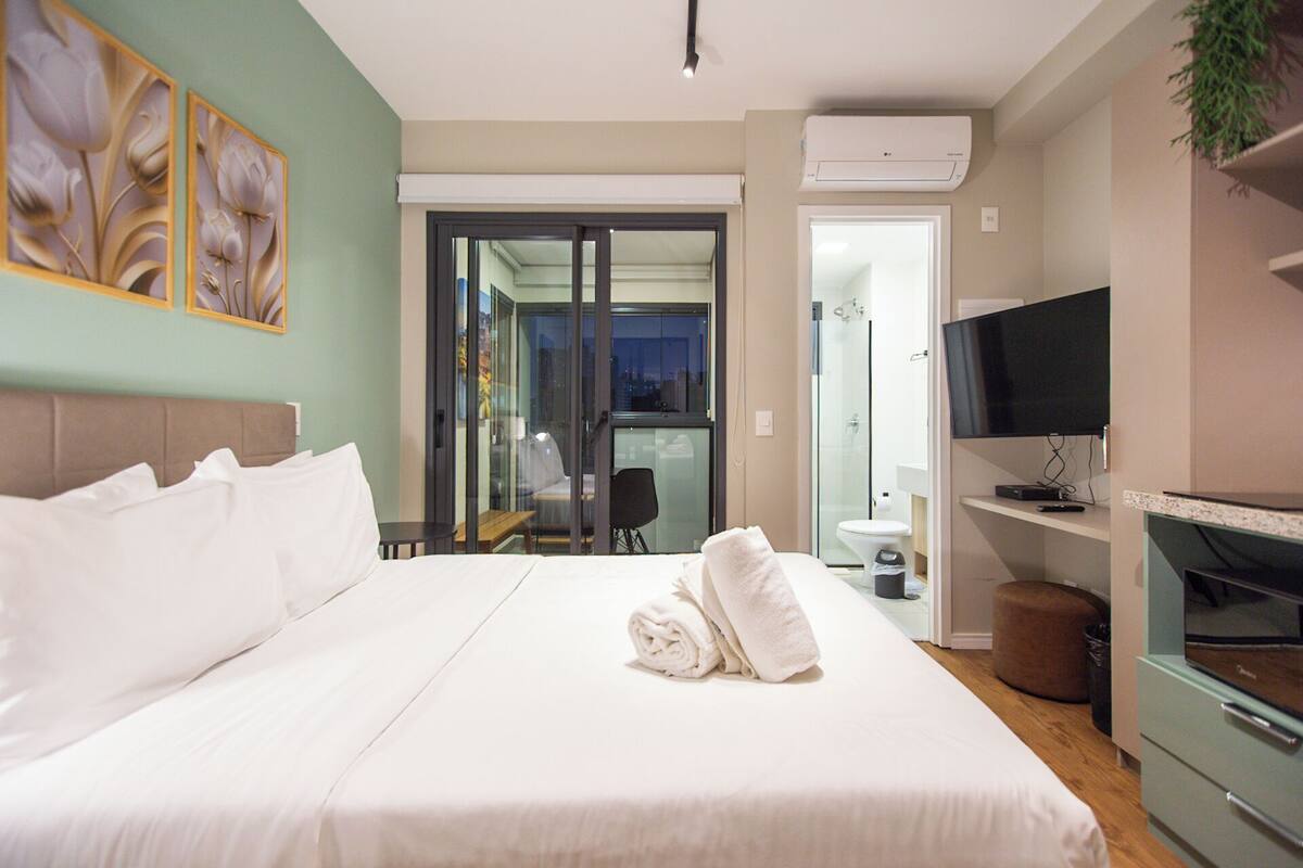 Studio Standar (589691) | 1 kamar tidur, meja kerja, dan seprai linen