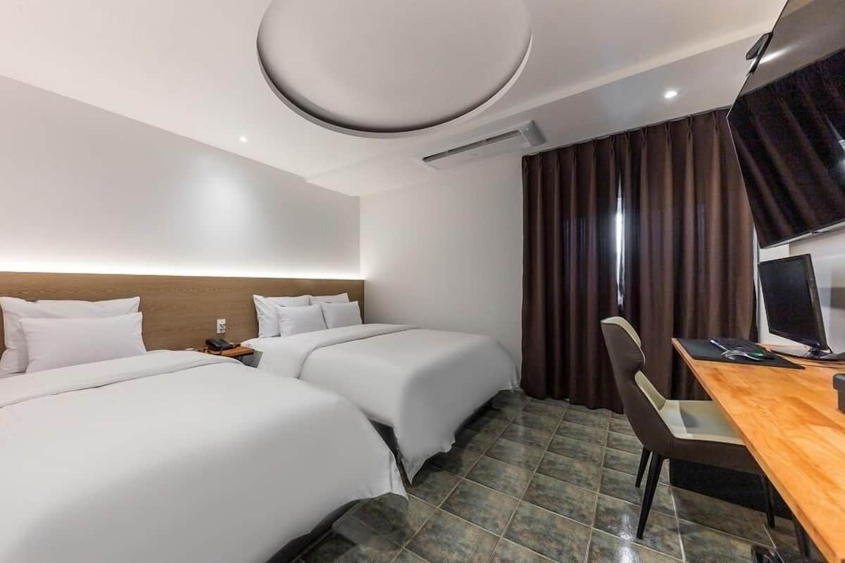 Business Twin Room (A) | Dihias secara berasingan, dilengkapkan perabot secara berasingan