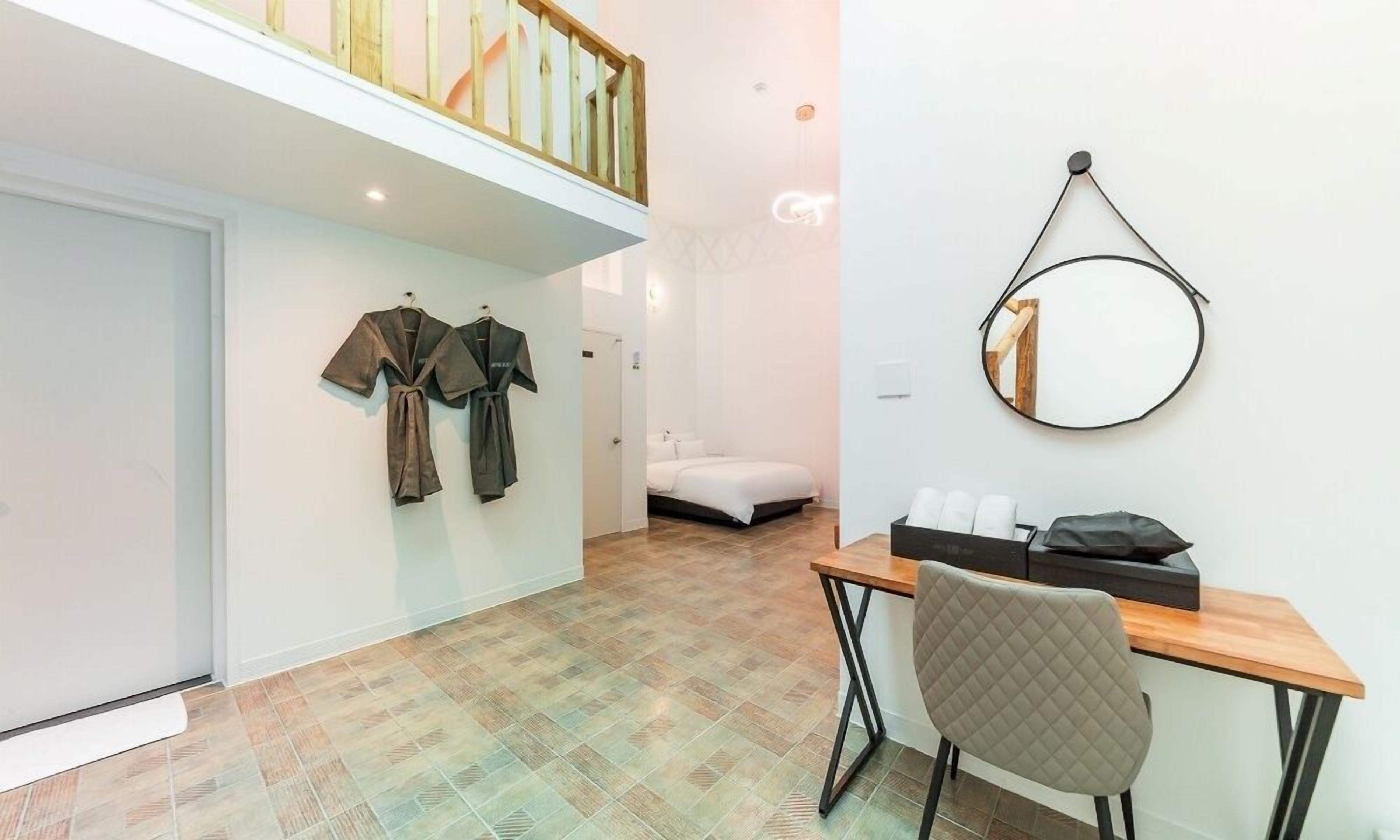 Suite familiar | Decoración individual, mobiliario individual, wifi gratis y ropa de cama