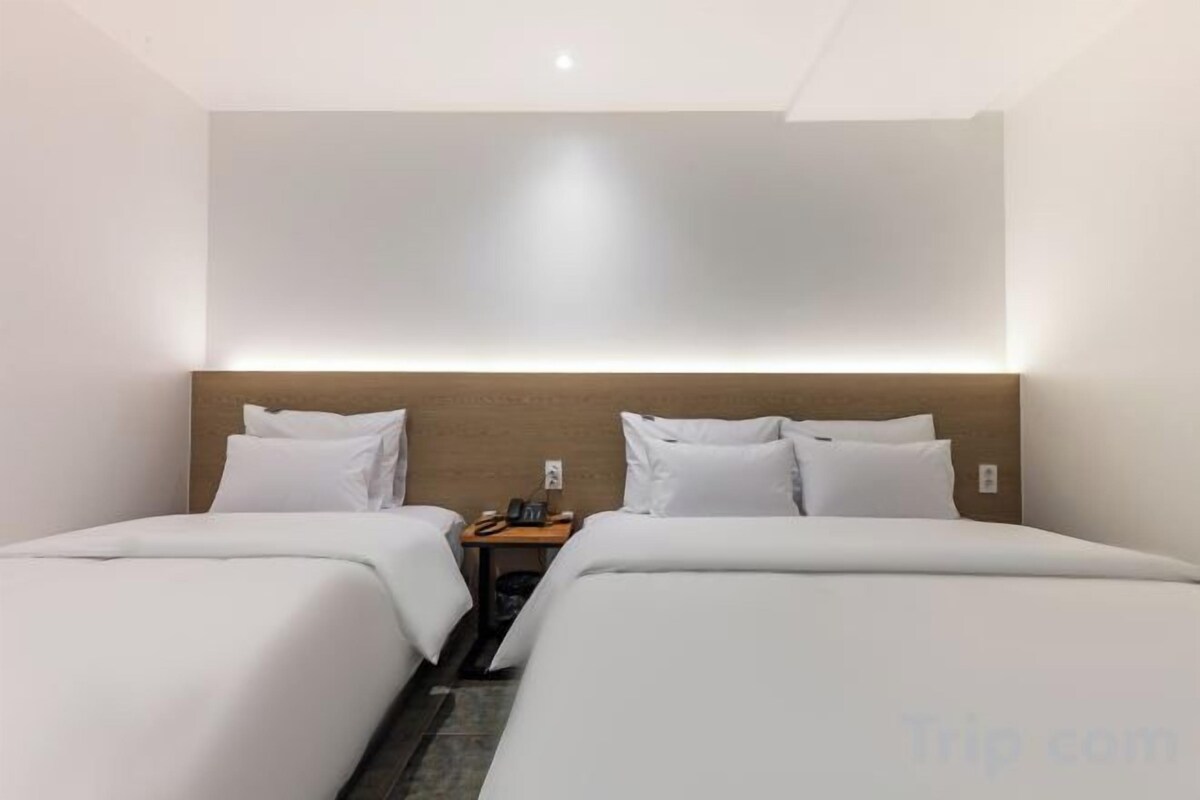 Wifi gratis, decoración personalizada y muebles diferentes 