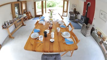 Free daily continental breakfast