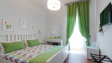 Basic Room, 1 Bedroom | 1 bedroom, in-room safe, desk, soundproofing