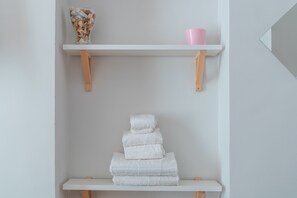 Deluxe Triple Room | In-room safe, desk, soundproofing, free WiFi - B&B Marina di Ortigia (Syracuse)