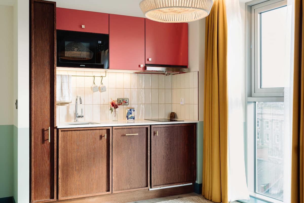 suite | private kitchen | mini-fridge, high chair