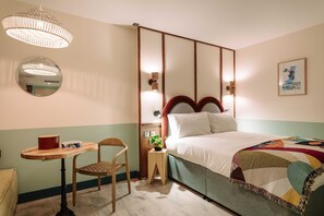Premium bedding, in-room safe, laptop workspace, blackout drapes - room2 Belfast Hometel (Belfast)