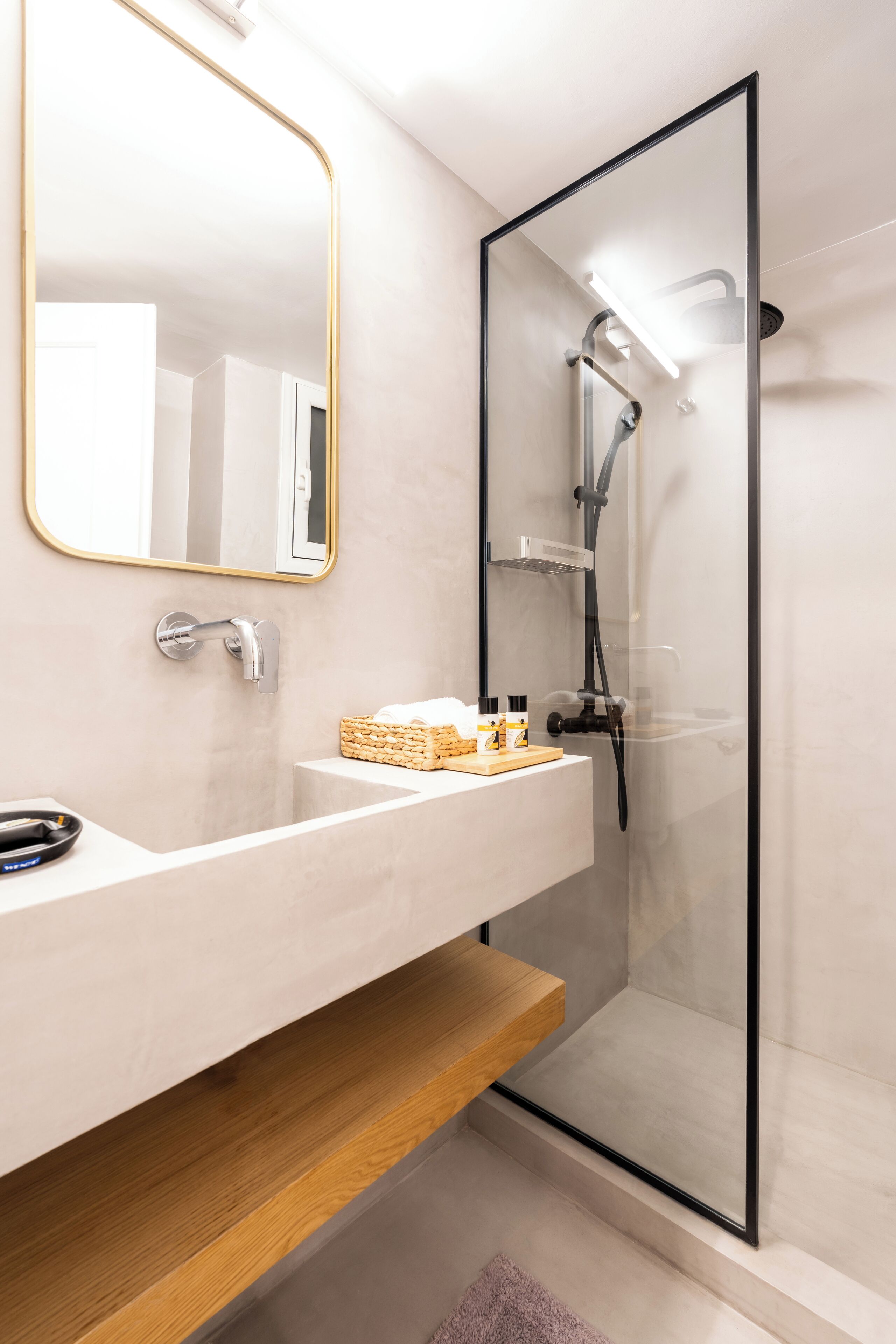 Classic Apartment | Bilik Mandi | Pancuran mandi, hulu semburan mandi hujan 