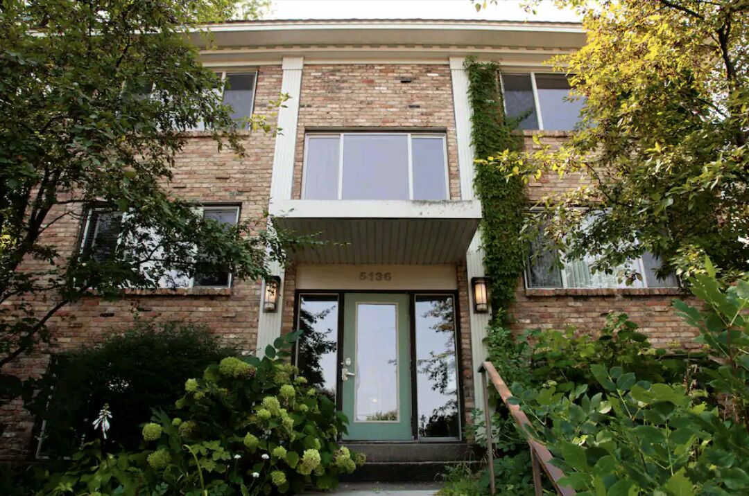Minnehaha Falls/Light-Rail/MSP Airport/MOA/Pet Friendly/US Bank Stadium 