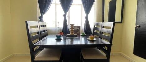 تناول الطعام