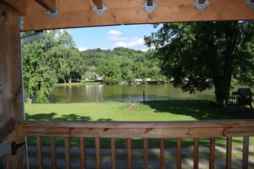 Waterfront Retreat on New River/Claytor Lake