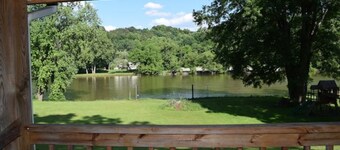 Waterfront Retreat on New River/Claytor Lake