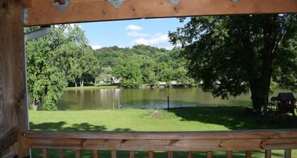 Waterfront Retreat on New River/Claytor Lake