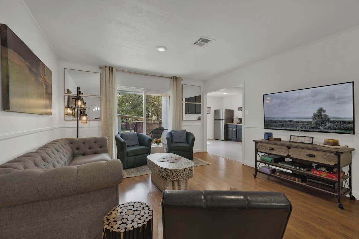 Huis, Meerdere bedden, terras (309 Glenmoor Dr) | Woonruimte