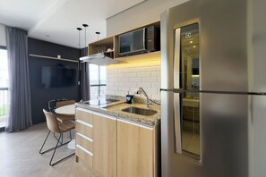 Quarto casal standard (539898 ) | Cozinha privada | Micro-ondas, cooktop, máquina de café expresso