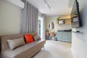 Deluxe Studio (438025) | Living room | Smart TV, Netflix, streaming services - 360 Ascent Paulista (São Paulo)