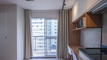 Design Studio (440960) | Desk, free WiFi, bed sheets