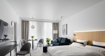 Deluxe Stüdyo Süit | Masa, dizüstü bilgisayar çalışma alanı, güneşlik/perde, ütü/ütü masası