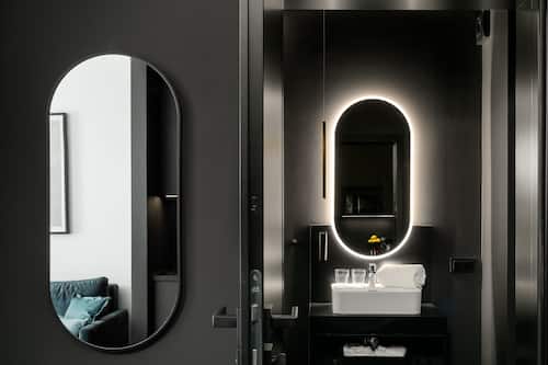 Estudi en suite Deluxe | Bany | Dutxa, capçal de dutxa tipus cascada i articles de tocador gratuïts