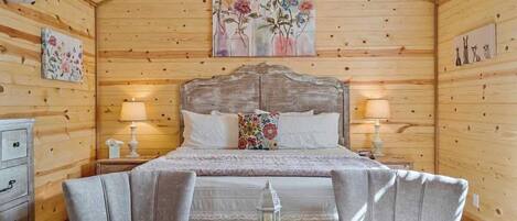 Baita, 1 letto king, cucina (411 E Main St #3) | 1 camera, con stile personalizzato, con arredamento individuale