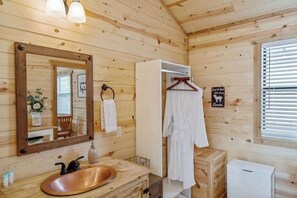 Cabin, 1 King Bed, Kitchen (411 E Main St #3) | Bathroom | Towels, toilet paper