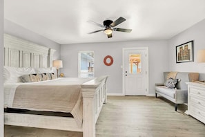 Apartment, Multiple Beds, Hot Tub (907 Hill St #1) | 2 bedrooms, individually decorated, individually furnished, bed sheets
