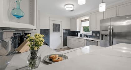 Gorgeous Home With Grill 5min From Mainst!