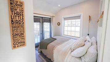 2 bedrooms, desk, iron/ironing board, free WiFi