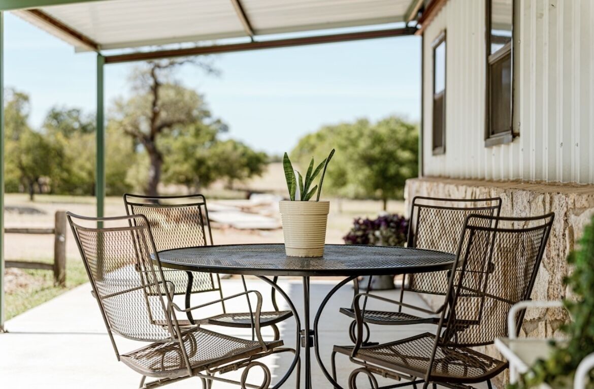 تناول الطعام بالخارج