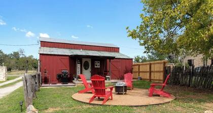 Gorgeous Barn Cabin 10min From Main St!