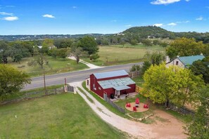 Exterior - Gorgeous Barn Cabin 10min From Main St! (Fredericksburg)