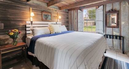 Gorgeous Barn Cabin 10min From Main St!