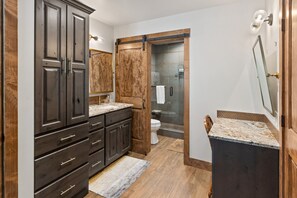 Shower, towels, shampoo, toilet paper - Spacious & Chic! Ideal for Large Groups Near Resort with Private Hot Tub! (Steamboat Springs)