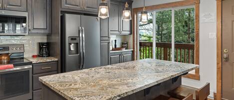 Refrigerador, microondas, horno, placa de cocina