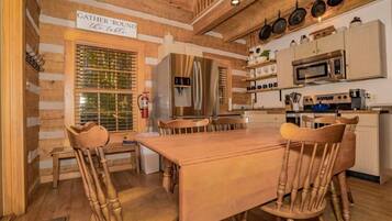 Cabin, Multiple Beds, Hot Tub | Private kitchen | Fridge, microwave, oven, stovetop