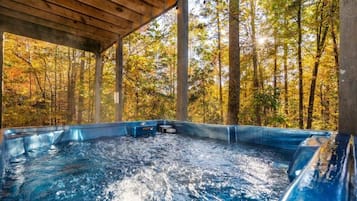 Kabin, Beberapa Tempat Tidur, hot tub | Pemandangan dari kamar