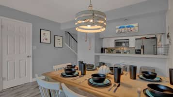 Condo, Multiple Beds, Pool Access (2107 Bayhouse Dr) | Dining