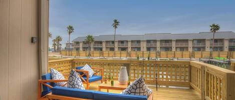 コンドミニアム ベッド (複数台) プールアクセス (2107 Bayhouse Dr) | テラス / パティオ