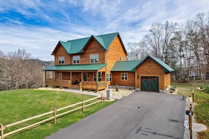 Exterior - Bandit Lodge (Sevierville)