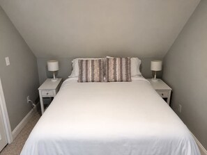 1 bedroom, desk, iron/ironing board, WiFi (free)
