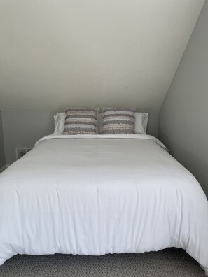 1 chambre, fer et planche à repasser, Wi-Fi gratuit, draps fournis