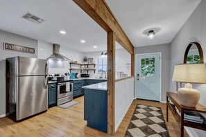 Private kitchen - Gorgeous Home on Wine Trail With Fire Pit! (Fredericksburg)