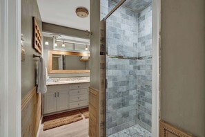 House, Multiple Beds, Hot Tub (324 Waterway Pass) | Bathroom | Towels - Gettin' Guada Loopy With Hot Tub & Riverfront (New Braunfels)