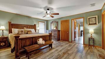 3 bedrooms, individually decorated, individually furnished, bed sheets