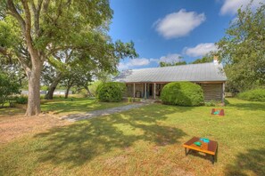 Terrace/patio - Historic Log Cabin Retreat Near Town on 5 Acres! (Fredericksburg)