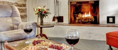 Ferienhütte, Mehrere Betten, Terrasse (1120 Upper Live Oak) | Innenbereich