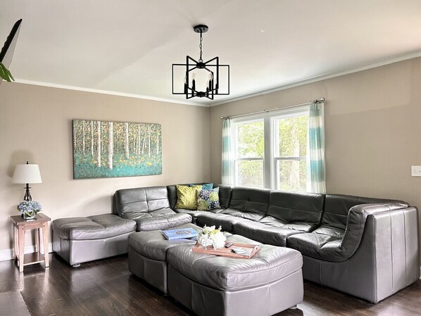 TV, fireplace, offices