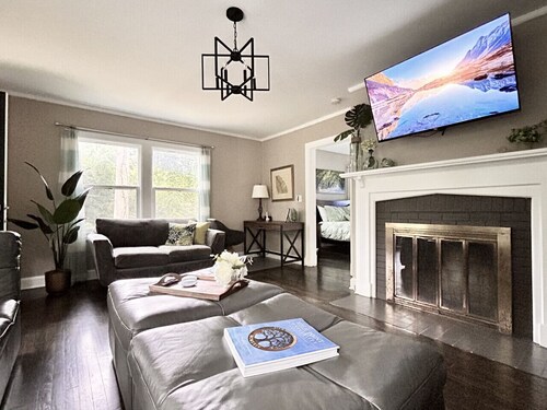 Tranquility Cottage · Private Peaceful Surroundings Near HPU and Everything!