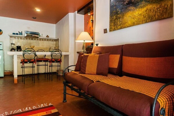 Living area - Deluxe Queen Suite (Oaxaca de Juárez)