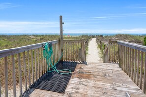 Property grounds - Amazing view from this 3rd story oceanfront condo w/private balcony and pool (North Myrtle Beach)