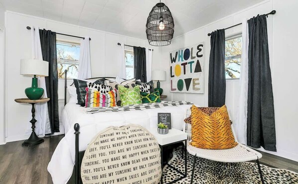 3 habitaciones, decoración personalizada y muebles diferentes
