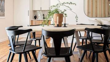 House, Multiple Beds, Pool Access, City View (116 W Burbank) | Dining